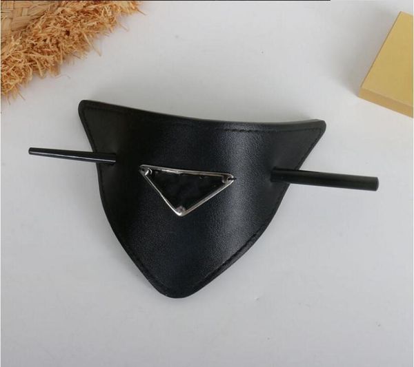 2022 european and american leather letters hair clips barrettes triangle hairpin headgear 2 colors optional female 6051981, Golden;silver
2022 european and american leather letters hair clips barrettes triangle hairpin headgear 2 colors optional female 6051981, Golden;silver