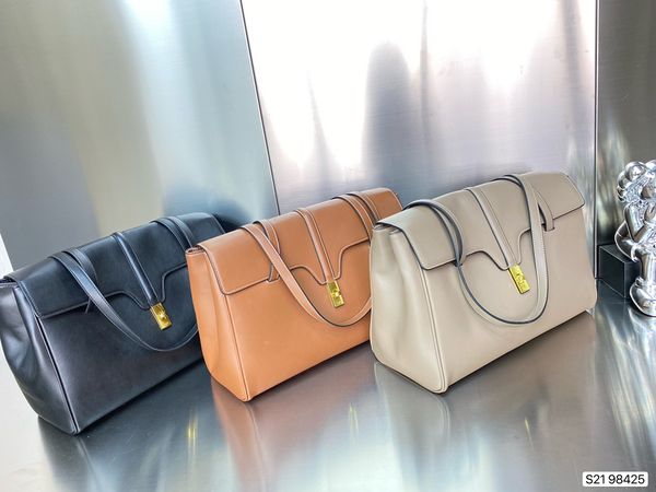 large capacity designer women bag fashion shoulder bag luxury handbag metal lock case design wallet shopping bag 2023 crossbody bag
large capacity designer women bag fashion shoulder bag luxury handbag metal lock case design wallet shopping bag 2023 crossbody bag