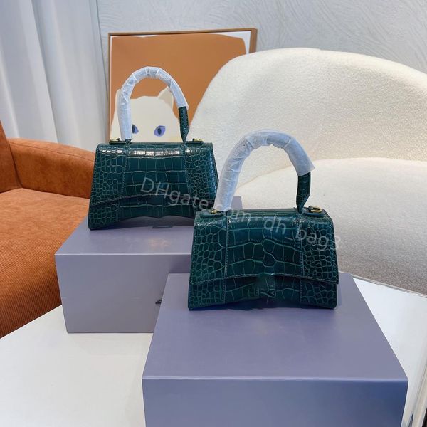 mini shopping bag cross-body female bag hand bill of lading shoulder bag hourglass bag b new product crocodile print runway show limited mod
mini shopping bag cross-body female bag hand bill of lading shoulder bag hourglass bag b new product crocodile print runway show limited mod