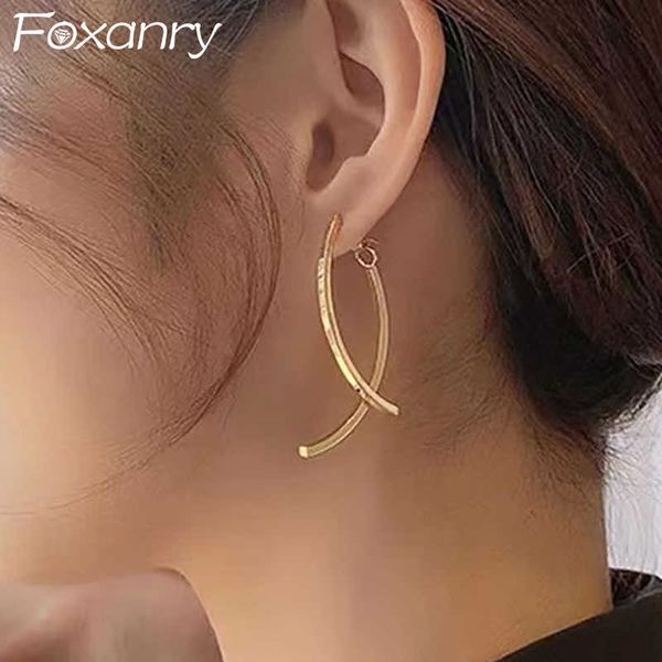 charm anry minimalist silver color d earrings for women couples new trendy creative geometric pendant wedding party jewelry gift l230315, Golden
charm anry minimalist silver color d earrings for women couples new trendy creative geometric pendant wedding party jewelry gift l230315, Golden
