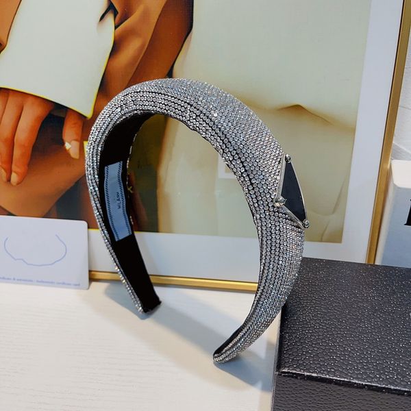 with box p designers shiny diamond headbands women girl outdoor hair hoop rhinestone hair high elastic travel hairs accessories, Silver
with box p designers shiny diamond headbands women girl outdoor hair hoop rhinestone hair high elastic travel hairs accessories, Silver