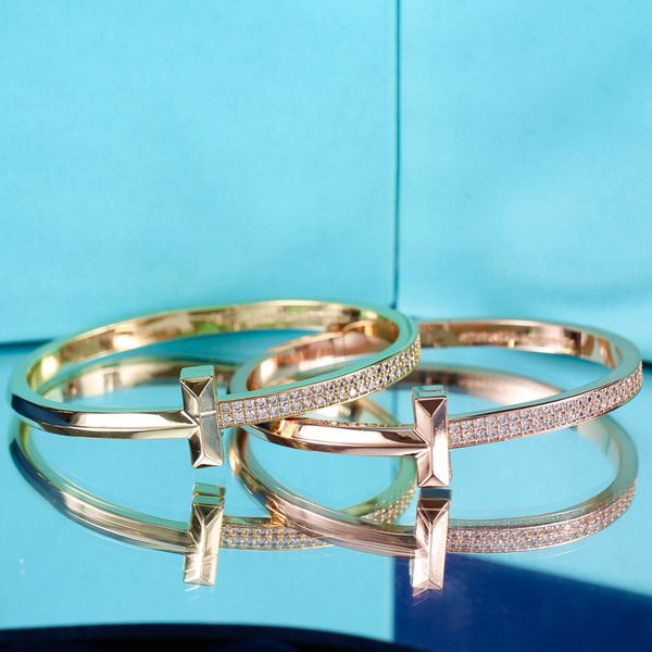 luxury designers bracelet gold diamond bracelet women stamp engraving letter bracelet fashion elegant jewelry gift birthday gift very beauti, Black
luxury designers bracelet gold diamond bracelet women stamp engraving letter bracelet fashion elegant jewelry gift birthday gift very beauti, Black