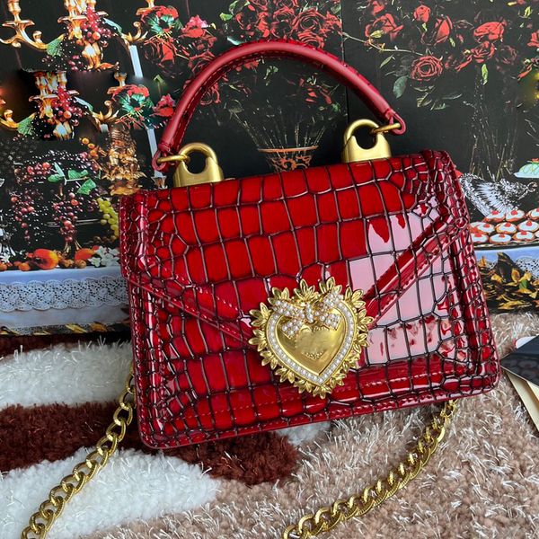 alligator pattern shoulder bags chain crossbody bags evening handbag jewelry heart zipper clutch wallet inside pocket chains leather shoulde
alligator pattern shoulder bags chain crossbody bags evening handbag jewelry heart zipper clutch wallet inside pocket chains leather shoulde