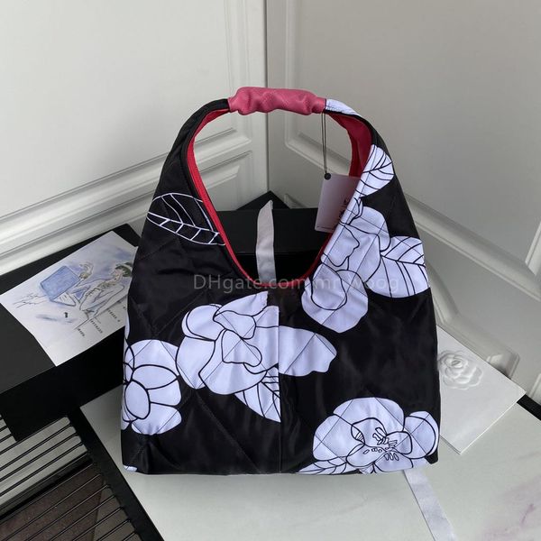 2023 shopping bag the latest autumn and winter fashion soft tweed wool bag pattern handbag underarm bag 5a quality
2023 shopping bag the latest autumn and winter fashion soft tweed wool bag pattern handbag underarm bag 5a quality
