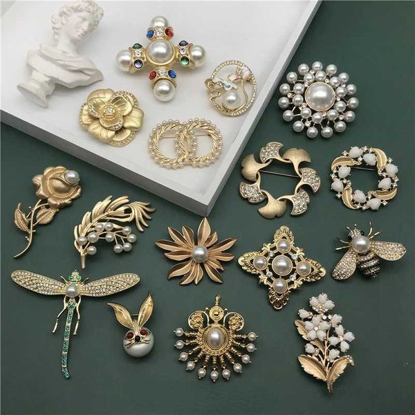 pins brooches full rhinone baroque double circle brooch fashion women jewelry handmade pins metal brand brochel230315, Gray
pins brooches full rhinone baroque double circle brooch fashion women jewelry handmade pins metal brand brochel230315, Gray