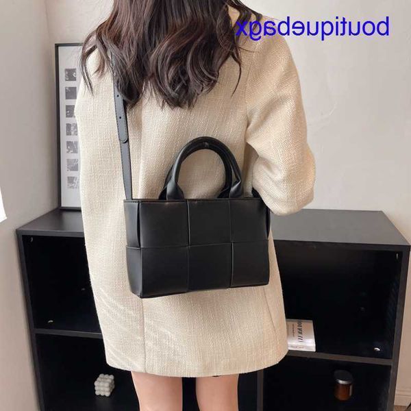 luxury bottegss venetss arco evening bags online store trend bag leisure women's in spring new 2023 fashion one-shoulder simple cr with
luxury bottegss venetss arco evening bags online store trend bag leisure women's in spring new 2023 fashion one-shoulder simple cr with