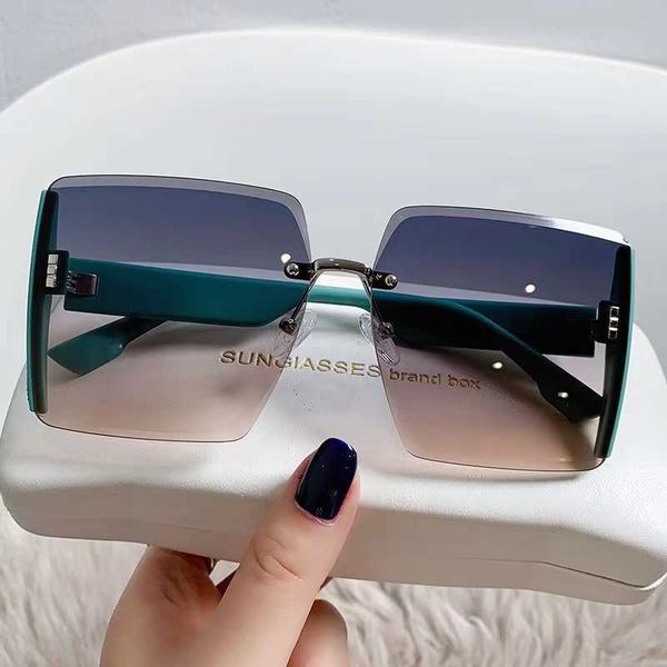 2023 new frameless cut edge uv sunshade sunglasses tiktok ins red sunglasses with box, White;black
2023 new frameless cut edge uv sunshade sunglasses tiktok ins red sunglasses with box, White;black