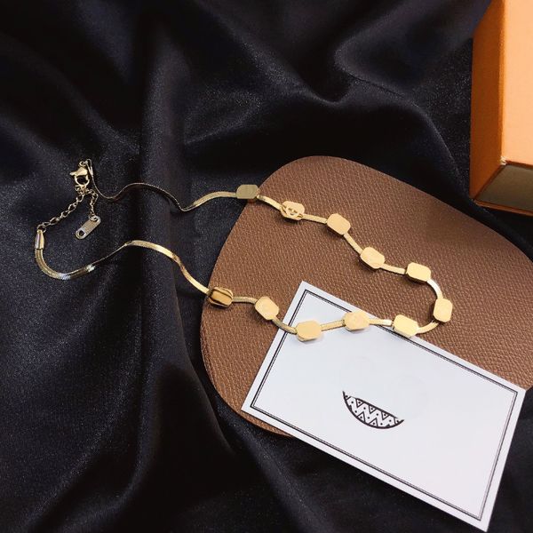 gold-plated square flower necklaces exquisite design pendant necklace jewelry long chains designer style accessories exquisite gifts, Silver
gold-plated square flower necklaces exquisite design pendant necklace jewelry long chains designer style accessories exquisite gifts, Silver