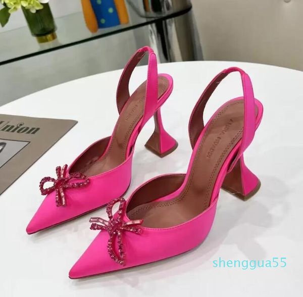 rosie amina muaddi crystal-embellished bow-detailed stain pumps shoes spool heels sandals slingback for women luxury 995 dress shoe evening, Black
rosie amina muaddi crystal-embellished bow-detailed stain pumps shoes spool heels sandals slingback for women luxury 995 dress shoe evening, Black