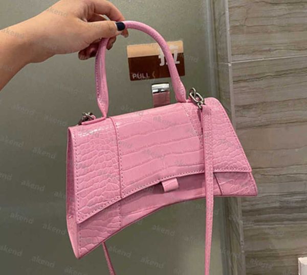 cosmetic bags cases genuine leather hourglass handle crossbody bags women's men tote luxury designer fashion shopping wallet envelope c
cosmetic bags cases genuine leather hourglass handle crossbody bags women's men tote luxury designer fashion shopping wallet envelope c