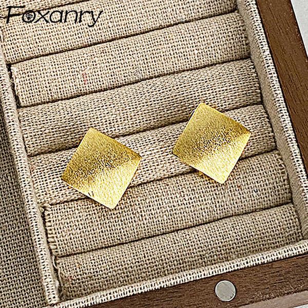 charm anry prevent allergy gold color d earrings for women couples new fashion simple brushed geometric wedding bride jewelry l230315, Golden
charm anry prevent allergy gold color d earrings for women couples new fashion simple brushed geometric wedding bride jewelry l230315, Golden