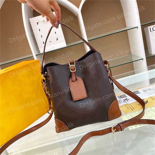 famous vintage bucket bag luxury crossbody bags womens purse handbag one shoulder messengerbag with decorative tag new large capacity totes
famous vintage bucket bag luxury crossbody bags womens purse handbag one shoulder messengerbag with decorative tag new large capacity totes