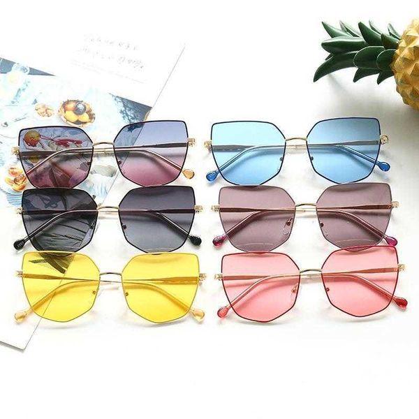 spot paint polarized sunglasses 2053 fashion and trendy boy street shooting cool, Blue
spot paint polarized sunglasses 2053 fashion and trendy boy street shooting cool, Blue