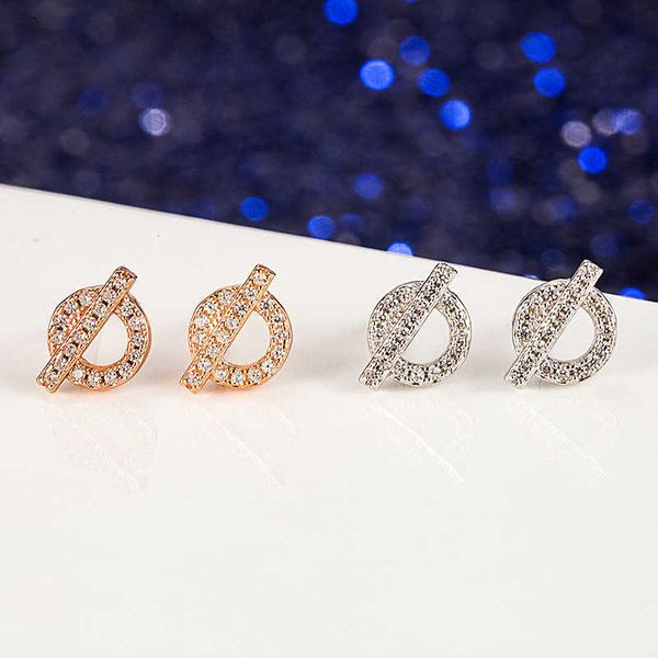 charm women's s925 sterling silver cross round stud earrings full of s simple personality letter q-shed exquisite jewelry l230315, Golden
charm women's s925 sterling silver cross round stud earrings full of s simple personality letter q-shed exquisite jewelry l230315, Golden