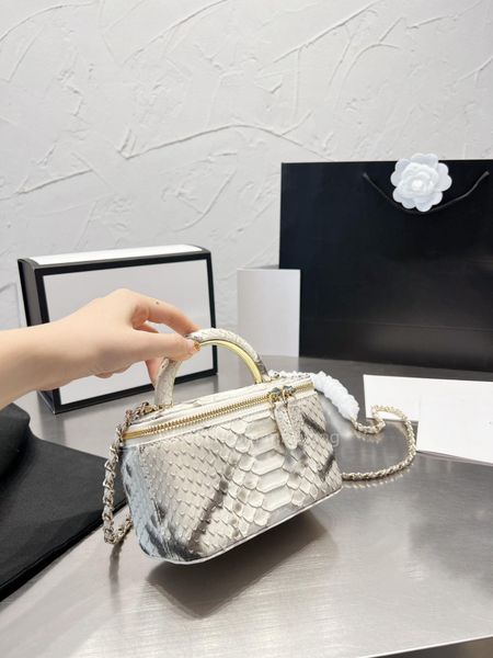 designer shoulder bags woman handbags fashion crossbody bag spring 2023 box bag smooth leather fabric chain
designer shoulder bags woman handbags fashion crossbody bag spring 2023 box bag smooth leather fabric chain