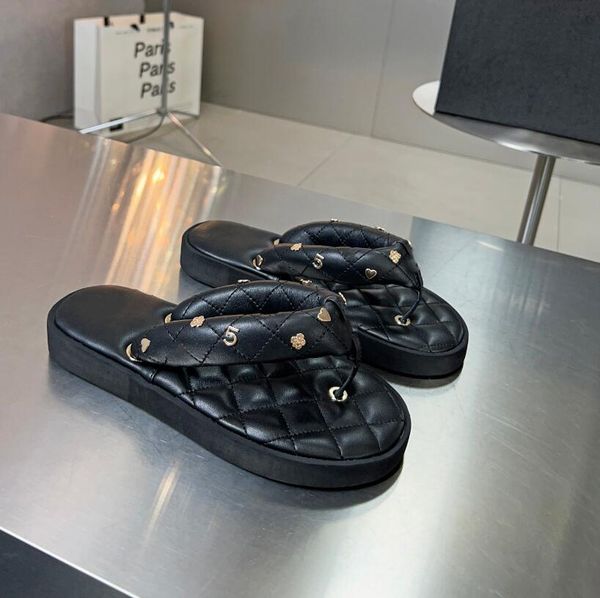 flip-flops women 2023 new style designer slippers fashion summer luxury brand leather thick-soled slipper women sandbeach shoe, Black
flip-flops women 2023 new style designer slippers fashion summer luxury brand leather thick-soled slipper women sandbeach shoe, Black