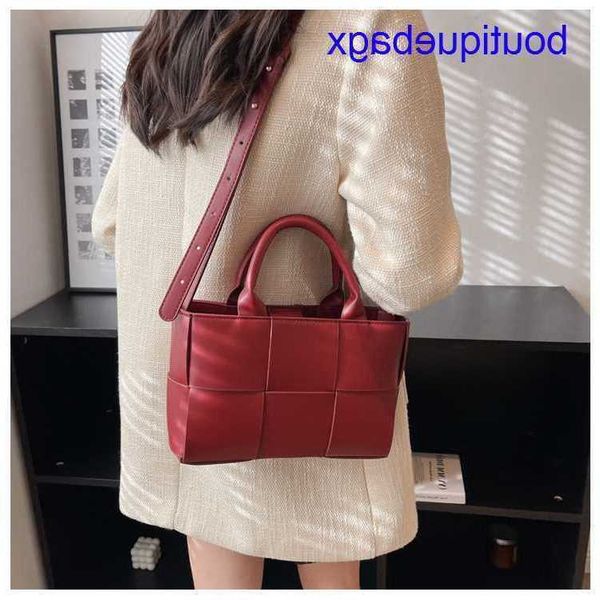 luxury bottegss venetss arco evening bags online store 2023 pure spring hand-woven women's bag and summer new fashion with logo irlu
luxury bottegss venetss arco evening bags online store 2023 pure spring hand-woven women's bag and summer new fashion with logo irlu