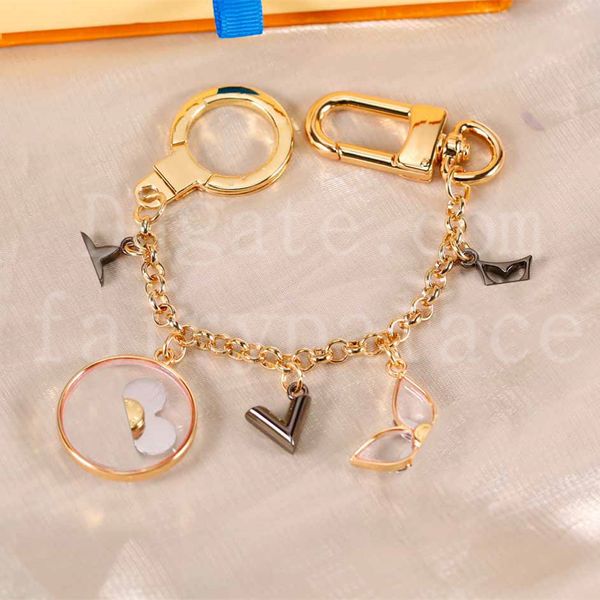 fashion designers keychain brand key buckle flower letter key chain handmade car keychains men women bags pendant charm lovers gift, Silver
fashion designers keychain brand key buckle flower letter key chain handmade car keychains men women bags pendant charm lovers gift, Silver