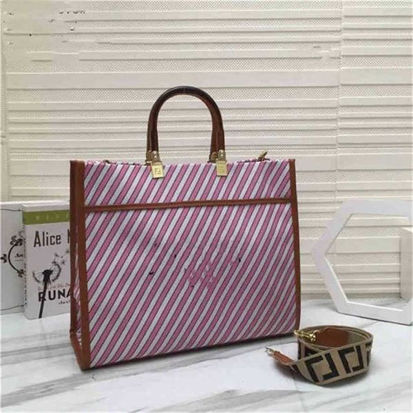 handbag 2023 fashion women's bag leather quality handbag messenger old flower portable tote bag
handbag 2023 fashion women's bag leather quality handbag messenger old flower portable tote bag