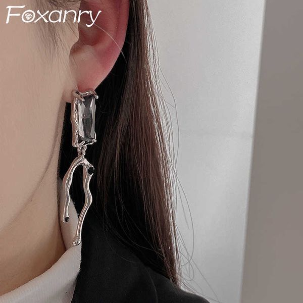 charm anry vintage punk black zircons d earrings for women new fashion creative irregular geometric handmade party jewelry gifts l230315, Golden
charm anry vintage punk black zircons d earrings for women new fashion creative irregular geometric handmade party jewelry gifts l230315, Golden