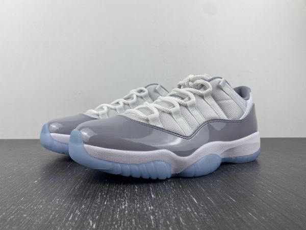 authentic 11 low cement grey basketball shoes patent leather 11s university blue men women sports outdoor sneakers with real carbon fiber av, Red;white
authentic 11 low cement grey basketball shoes patent leather 11s university blue men women sports outdoor sneakers with real carbon fiber av, Red;white