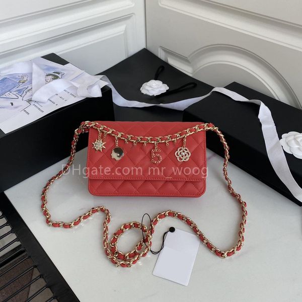 2023 shopping bag early spring the latest classic ringer mouth cover bag single shoulder bag crossbody bag chain bag metallic feeling 5a qua
2023 shopping bag early spring the latest classic ringer mouth cover bag single shoulder bag crossbody bag chain bag metallic feeling 5a qua