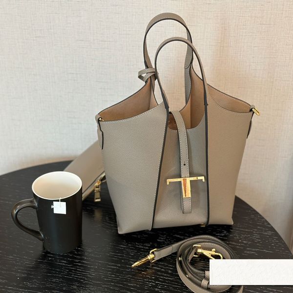 luxury bags fashion tote bags geninue cow leather handbags designer bags timeless handbag large capacity totes leisure bags lady totes bags
luxury bags fashion tote bags geninue cow leather handbags designer bags timeless handbag large capacity totes leisure bags lady totes bags