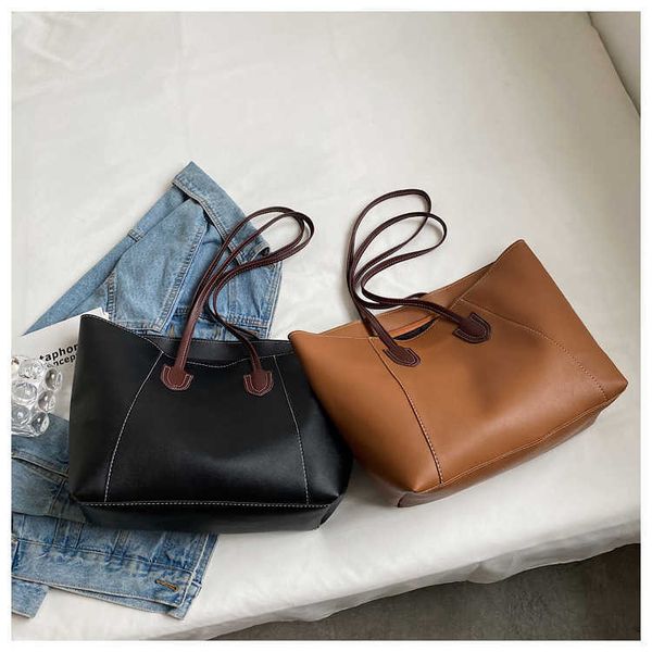 large capacity women tote shoulder bags new fashion underarm handbags simple casual solid color bags made of leather 230308
large capacity women tote shoulder bags new fashion underarm handbags simple casual solid color bags made of leather 230308