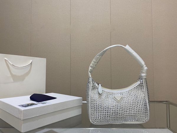 pocket totes tote bag designer bag fashion handbags diamond handbags women letter totes interior zipper
pocket totes tote bag designer bag fashion handbags diamond handbags women letter totes interior zipper
