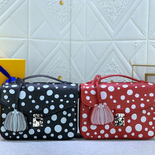 totes ladies fashion handbag casual designe luxury cross body wave-dot pattern shoulder bags 5a m41487 black m46409 m40780 clamshell bag pur
totes ladies fashion handbag casual designe luxury cross body wave-dot pattern shoulder bags 5a m41487 black m46409 m40780 clamshell bag pur
