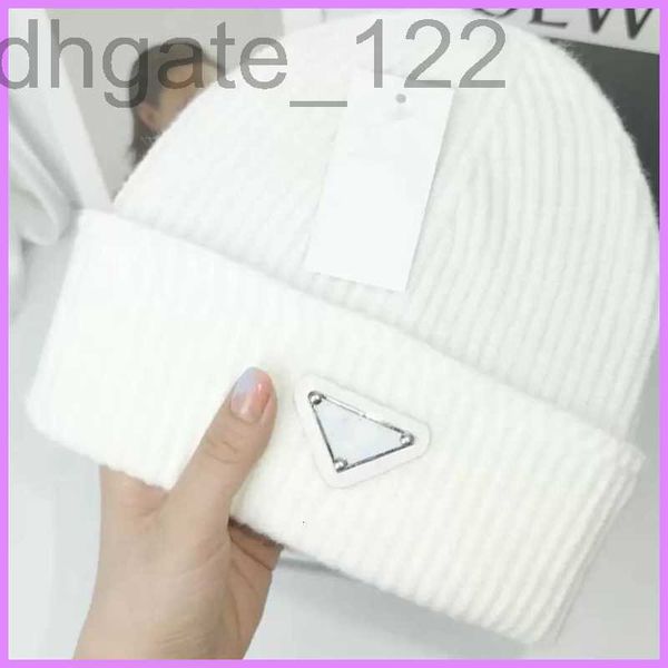 designer knitted hat luxury designer beanie cap mens fitted hats cashmere letters casual skull caps outdoor fashion 2q7r, Blue;gray
designer knitted hat luxury designer beanie cap mens fitted hats cashmere letters casual skull caps outdoor fashion 2q7r, Blue;gray
