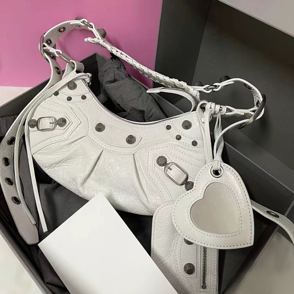 mirror quality luxury designers half moon bag fashion le cagole motorcycle bag women men tote with pochette handbags travel clutch retro cro
mirror quality luxury designers half moon bag fashion le cagole motorcycle bag women men tote with pochette handbags travel clutch retro cro