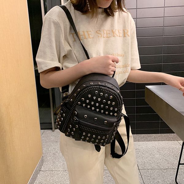 women men backpack style genuine leather fashion casual bags small girl schoolbag business lapbackpack charging bagpack rucksack sport&outdo
women men backpack style genuine leather fashion casual bags small girl schoolbag business lapbackpack charging bagpack rucksack sport&outdo