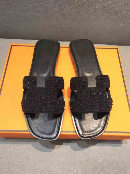 famous brand beach slippers sandals classic flat heel summer designer fashion flops leather lady slides women shoes l bath ladies sandals la
famous brand beach slippers sandals classic flat heel summer designer fashion flops leather lady slides women shoes l bath ladies sandals la