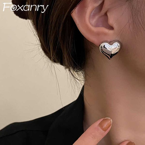 charm anry minimalist silver color love heart d earrings for women trendy elegant wedding bride jewelry prevent allergy l230315, Golden
charm anry minimalist silver color love heart d earrings for women trendy elegant wedding bride jewelry prevent allergy l230315, Golden