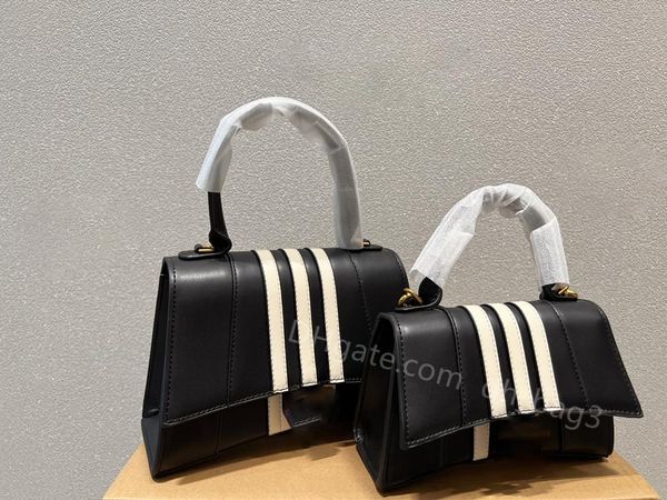 fashion shopping bag classic crossbody bag large capacity purse designer women's bag limited single bag shoulder tote plain print hourg
fashion shopping bag classic crossbody bag large capacity purse designer women's bag limited single bag shoulder tote plain print hourg