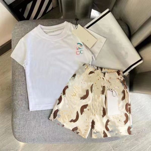kid clothing sets letter pattern boys girls tracksuit summer short sleeve tees and shorts sets luxury designer t-shirts beef shorts 6 colou, White
kid clothing sets letter pattern boys girls tracksuit summer short sleeve tees and shorts sets luxury designer t-shirts beef shorts 6 colou, White