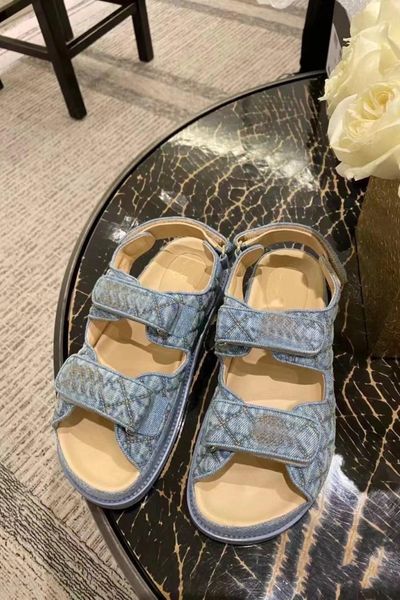 2021 fashionluxury sandals women slipper men slides leather sandal womens hook & loop casual shoes 35-42 with box and dust bags, Black
2021 fashionluxury sandals women slipper men slides leather sandal womens hook & loop casual shoes 35-42 with box and dust bags, Black