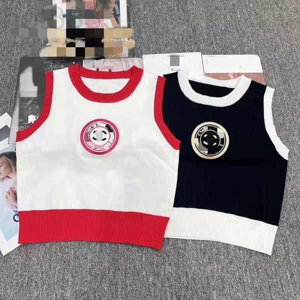 women's t-shirt designer 2023 emblem letter spring and summer new style small fragrance casual wear medium ancient embroidery knitted v, White
women's t-shirt designer 2023 emblem letter spring and summer new style small fragrance casual wear medium ancient embroidery knitted v, White