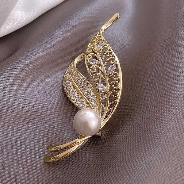 pins brooches leaf brooch suit accessories pearl flash rhinone corsage fixed cloes tren gender needlel230315, Gray
pins brooches leaf brooch suit accessories pearl flash rhinone corsage fixed cloes tren gender needlel230315, Gray
