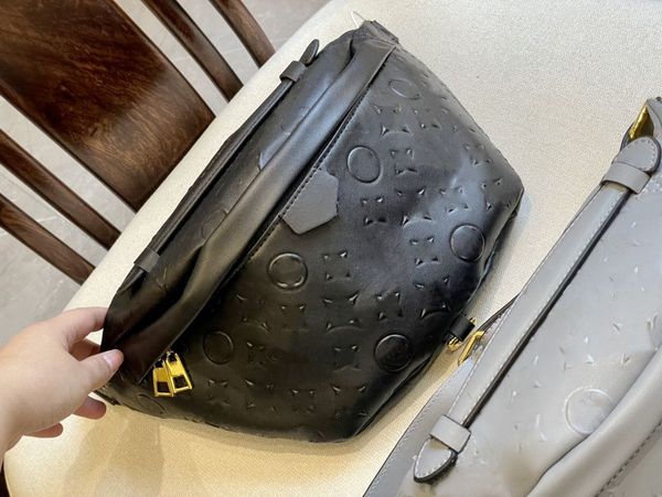 bumbag cross body waist bags temperament bumbags fanny pack bum embossing flowers famous soft leather luxurys designers bags serial number d
bumbag cross body waist bags temperament bumbags fanny pack bum embossing flowers famous soft leather luxurys designers bags serial number d