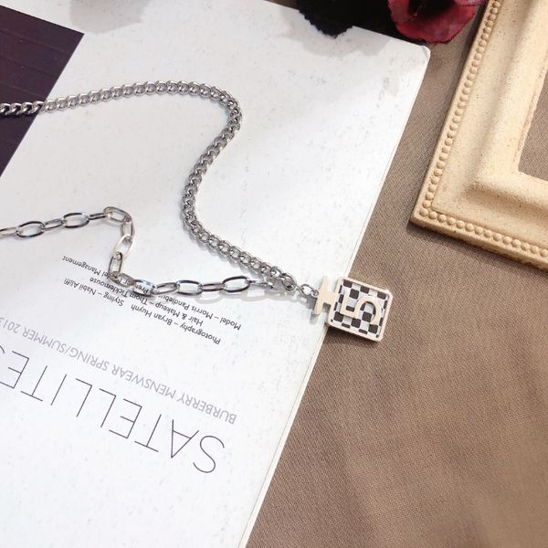 brand sier plated necklace fashion perfume bottle pendant necklace classic popular brand high level design accessories exquisite, Silver
brand sier plated necklace fashion perfume bottle pendant necklace classic popular brand high level design accessories exquisite, Silver