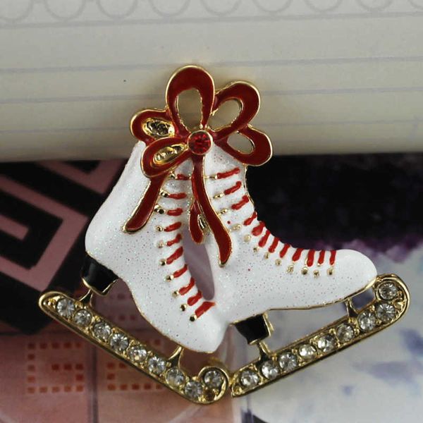 pins brooches white enamel skate shoes brooches for women skating r sports office brooch pin giftsl230315, Gray
pins brooches white enamel skate shoes brooches for women skating r sports office brooch pin giftsl230315, Gray