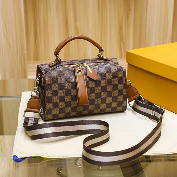 old flower women's bag 2023 new portable boston pillow bag large capacity shoulder bag crossbody bag tide
old flower women's bag 2023 new portable boston pillow bag large capacity shoulder bag crossbody bag tide