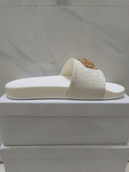 designer slippers womens slippers designer mens white black red blue summer beach sandals outdoor indoor slippers
designer slippers womens slippers designer mens white black red blue summer beach sandals outdoor indoor slippers