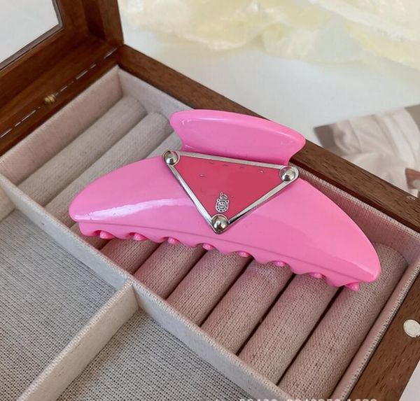 multicolor letter clamps fashion style versatile shark headdress girl, Slivery;golden
multicolor letter clamps fashion style versatile shark headdress girl, Slivery;golden