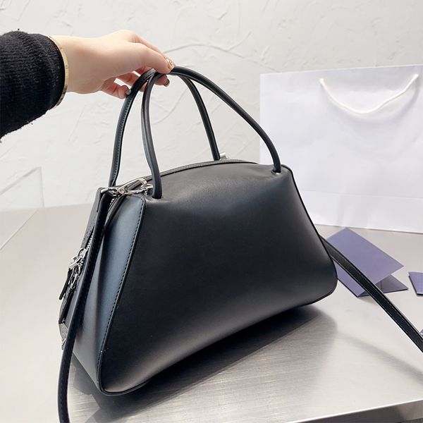 quality classic genuine leather designer bag luxurys handbags for ladies portable shoulder bags large capacity fashion crossbody bag tote ha
quality classic genuine leather designer bag luxurys handbags for ladies portable shoulder bags large capacity fashion crossbody bag tote ha