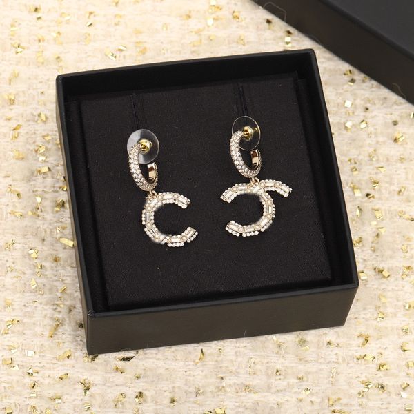 2023 luxury quality charm drop earring with diamond small half round shape have box stamp ps7616a, Golden
2023 luxury quality charm drop earring with diamond small half round shape have box stamp ps7616a, Golden