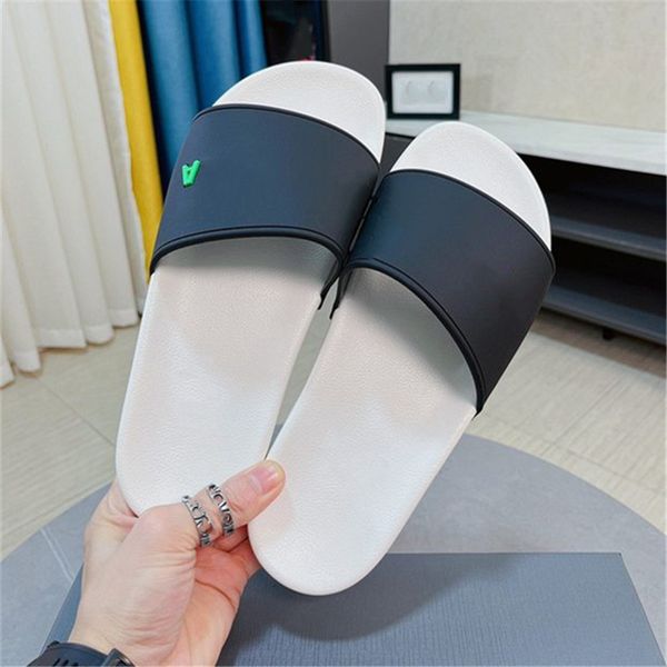 fashion slippers 2023 balencaigaity luxury design summer men's and women's flats thick soled leather rubber lettering logo casual, Black
fashion slippers 2023 balencaigaity luxury design summer men's and women's flats thick soled leather rubber lettering logo casual, Black