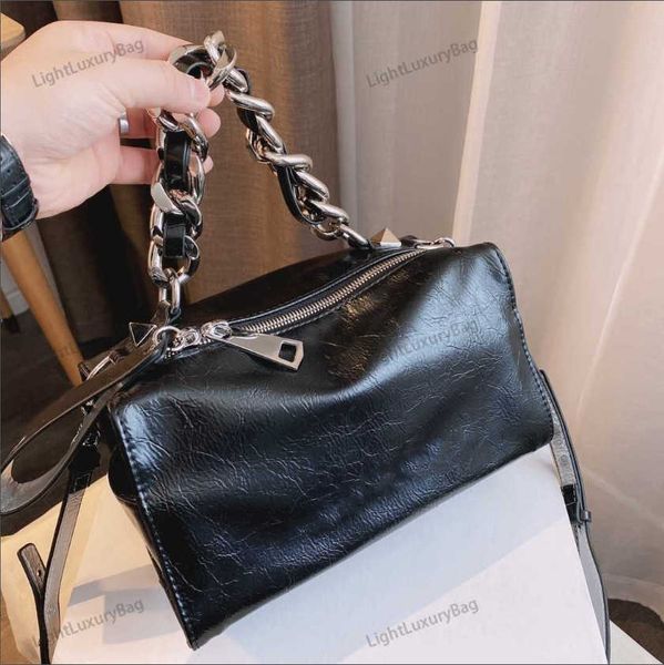 tote large capacity black shoulder bag designer leather wallet quality crossbody for women classic famous brand shopping purses 220921
tote large capacity black shoulder bag designer leather wallet quality crossbody for women classic famous brand shopping purses 220921